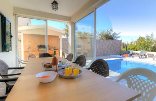 Correeira Villa | Villa Albufeira Golf Dois Superb V5 sleeps 12 Short Walk to Albufeira Centre