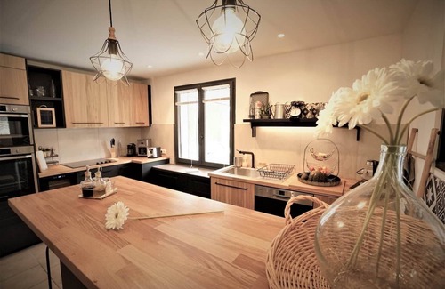 Goult Villa | Villa Alix- Air conditioning- Electric car terminal- Private swimming pool