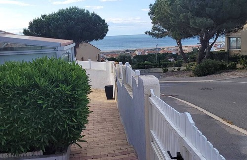 Saint-Pierre-la-Mer Villa | Casa independiente en terreno cerrado, vista al mar, sin vecinos, 4 a 5 pers.