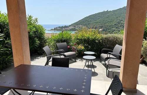 Tarcu Casa | VILLA ALMA -3***- FRENTE AL MARE - CONCA