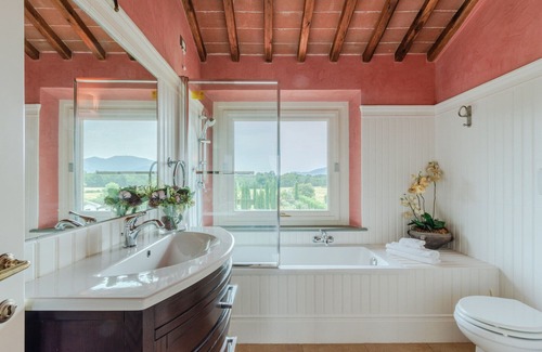 Orentano Villa | Villa Alpaca 7 bedrooms and a Private Pool in Orentano