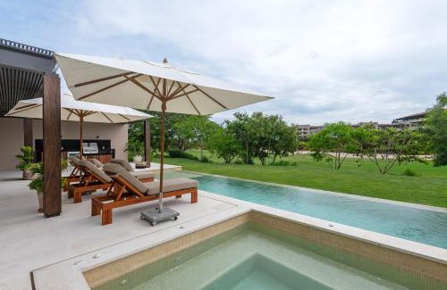 Punta de Mita Casa | Villa Amada at Porta Fortuna Ocean Views Staff Golf Cart by Mita Residential
