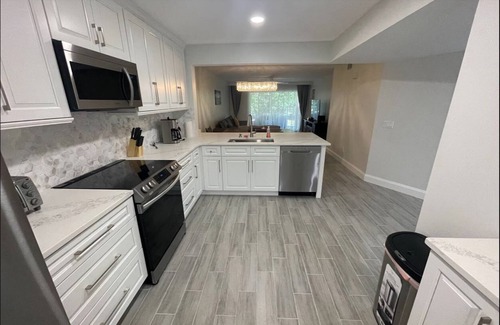 North Naples Villa | Villa Amalfi - Golf Clubs -Deluxe King Sleep-Smart TVs-2 Pools-Pets-Beach-WiFi