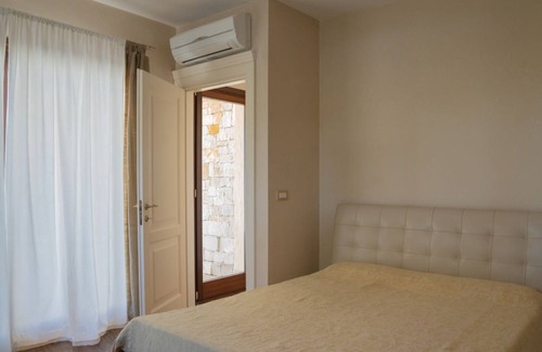 Trani Villa | Villa Amarilla with pool and parking