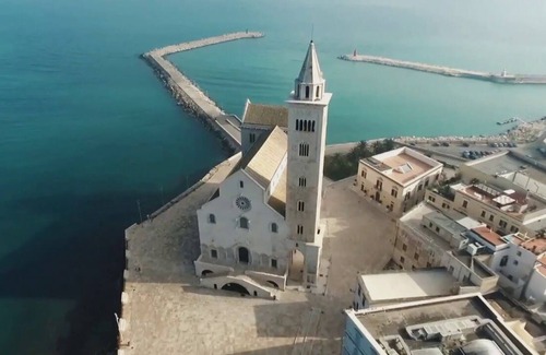 Trani Villa | Villa Amarilla with pool and parking