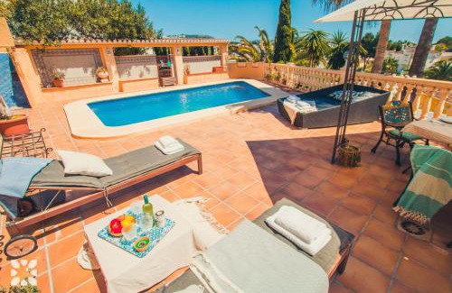 La Sabatera Villa | Villa Amelia by Abahana Villas