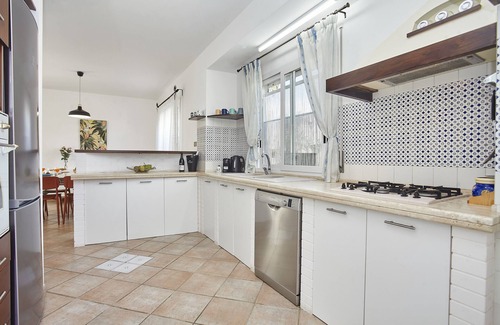 Alcamo Villa | Villa Amethyst with Pool, WiFi, Parking, Free