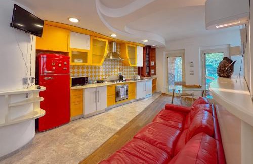 San Benedetto del Tronto Apartamento | Villa Antolina Apartments - Yellow Suite by Host Hero