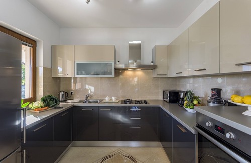 Bicici Villa | Villa Anavi con piscina privada y gran jardín para 8 personas en Istria, Croacia