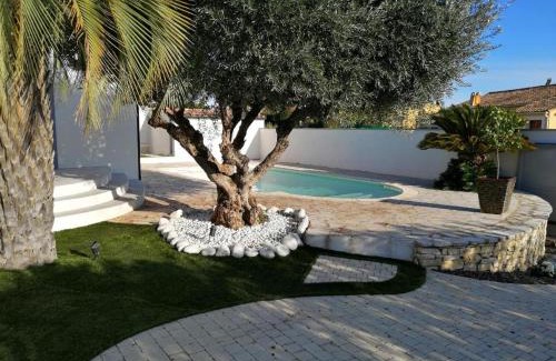 Magalas Villa | Villa Ancolie climatisée avec piscine chauffée de mai à septembre