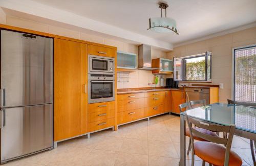 Albufeira Villa | Villa Ancora - Nex to the Beach - Parking - Swimming Pool - BY BEDZY