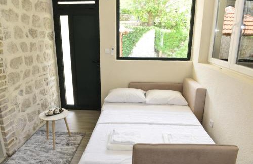 Skaljari Apartamento | Villa Andrea Apartments with parking