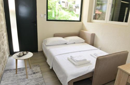 Skaljari Apartamento | Villa Andrea Apartments with parking