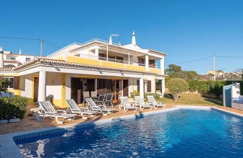 Cerro de Aguia Villa | Villa Andrea Una villa familiar moderna ubicada en Cerro de Aguia, a solo 500 m de algunos restauran