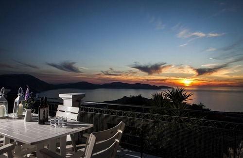 Mesovounia Villa | Villa Anna: antigua villa de piedra original cerca de Fiskardo con piscina privada y vistas