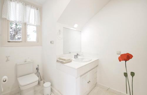 Malaga-Este Cama Y Desayuno | Villa Antumalal B&B
