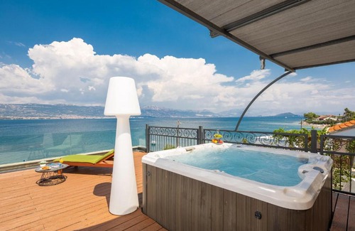 Arbanija Casa | Villa Arbanessa with Heated Pool