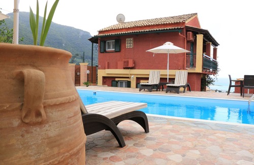 Paramonas Villa | Villa Aris - Fiestas y Relajación