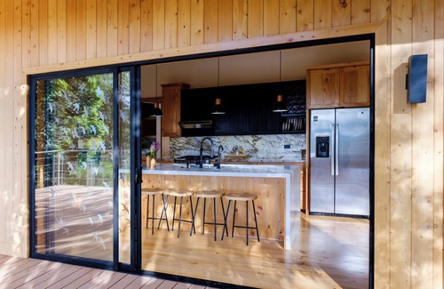 Copey Cabina | "Villa Arrayan" Paraíso Quetzal Lodge, Private, Secure, wildlife.