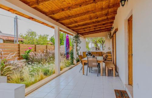 Spata-Artemida Casa | Villa Artemis Leto - Escape Near, City, Beach & Athens Airport