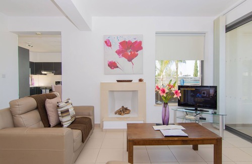 Latchi Cabaña | Villa Arum - a villa that sleeps 6 guests in 3 bedrooms