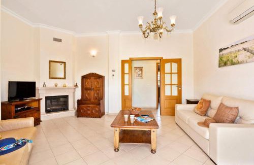 Vale de Parra Villa | Villa Arvela by Villa Plus