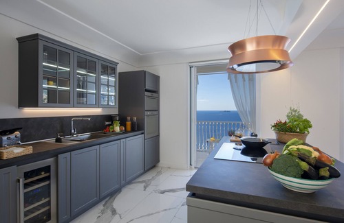 Laurito Apartamento | Villa Arzilla 2 con descenso privado al mar.