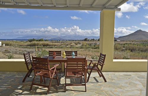 Paros Villa | Villa Asteras in Paros, privacidad, terreno privado, vista abierta, c. de piedra