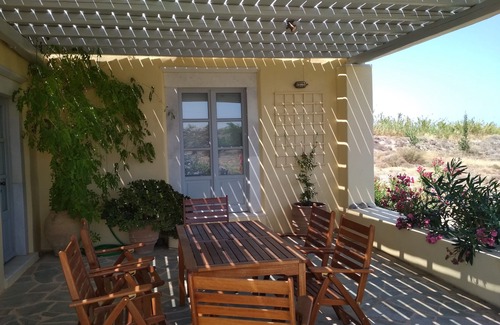 Paros Villa | Villa Asteras in Paros, privacidad, terreno privado, vista abierta, c. de piedra