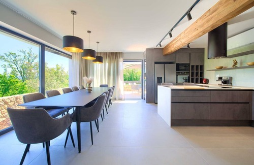 Vrh Villa | Villa ASTRUM con piscina cubierta y al aire libre climatizada, jacuzzi y sauna