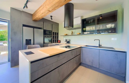 Vrh Villa | Villa ASTRUM con piscina cubierta y al aire libre climatizada, jacuzzi y sauna