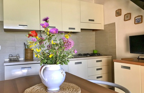 Rio nell'Elba Apartamento | Villa en Peri Trilocale 2 dormitorios y una terraza con vistas al mar
