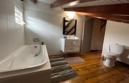 Les Abymes Villa | Villa au calme avec Jacuzzi, Villa Le Boursoie