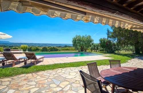 Cucuron Villa | Villa Avec Terrain de Tennis Privé et Piscine