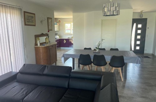 Pinet Villa | Villa avec vue sur vignes à 15min des plages