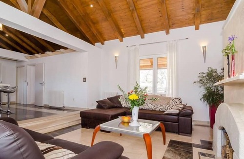 Brasina Villa | Villa Avoca