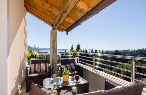 Brasina Villa | Villa Avoca