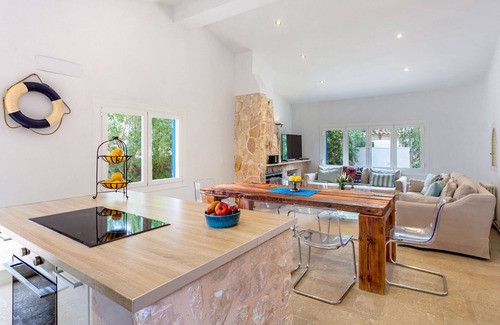 Cala Llombards Chalet De Esquí | Villa Azul casa vacacional con piscina privada en Cala Llombards