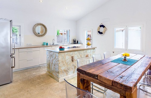 Cala Llombards Chalet De Esquí | Villa Azul casa vacacional con piscina privada en Cala Llombards