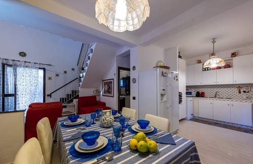 Mazzaforno Villa | Villa "Azzurra" con vistas al mar, terraza privada y aire acondicionado