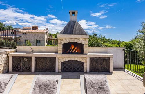 Strpacici Villa | Villa Babudri near Poreč for 10 people with jacuzzi & spa