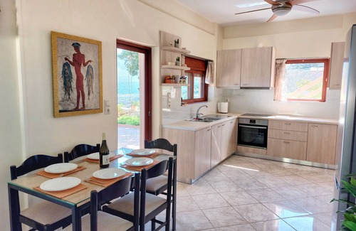 Malevizi Villa | "Villa Balcón", Villa Acogedora con Vistas Increíbles