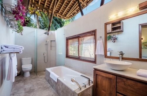 Melayang Villa | Villa Bambooz Sari