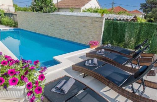 Kastel Gomilica Apartamento | Villa Barbara Apartments with heated pool