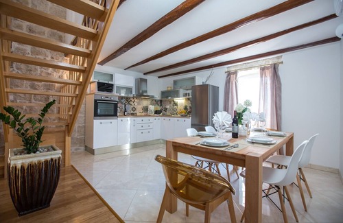 Cilipi Villa | Villa Bellezza oasis rústico cerca de Dubrovnik con piscina privada