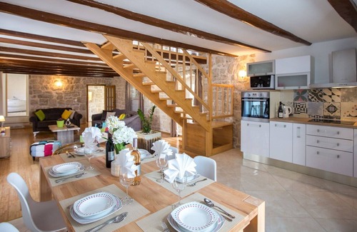 Cilipi Villa | Villa Bellezza oasis rústico cerca de Dubrovnik con piscina privada
