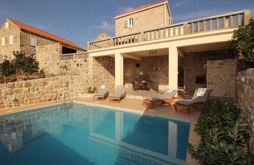 Cilipi Villa | Villa Bellezza oasis rústico cerca de Dubrovnik con piscina privada