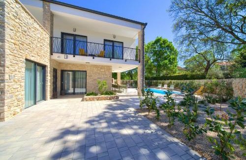 Moscenicka Draga Villa | VILLA - BELLISSIMA Malinska with private heated pool and table tennis - smart TV