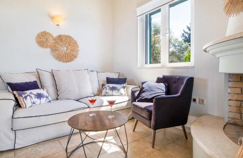 Tsoukaladhes Villa | Villa Belvedere Verde