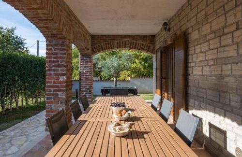 Butkovici Casa | Villa Berenice